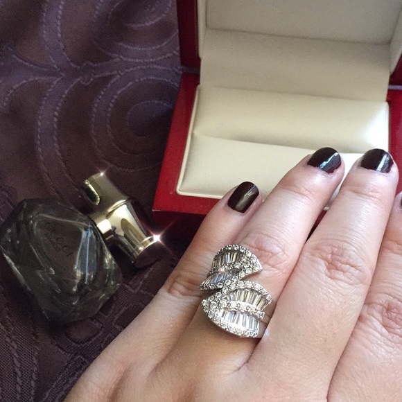 White Sapphire Gems set in 925 Sterling Si… - Picture 6 of 6